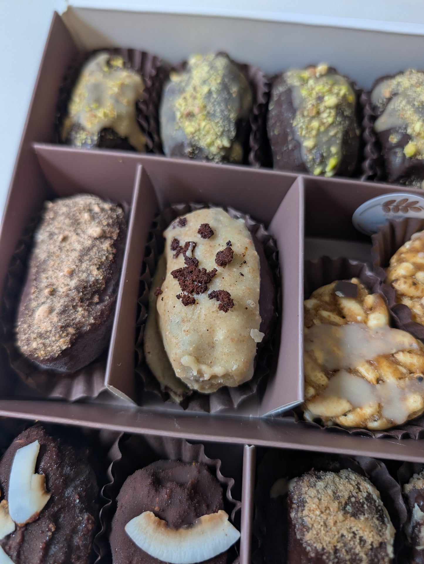 Dubai Chocolate Stuffed Dates Combo Gift Box 02
