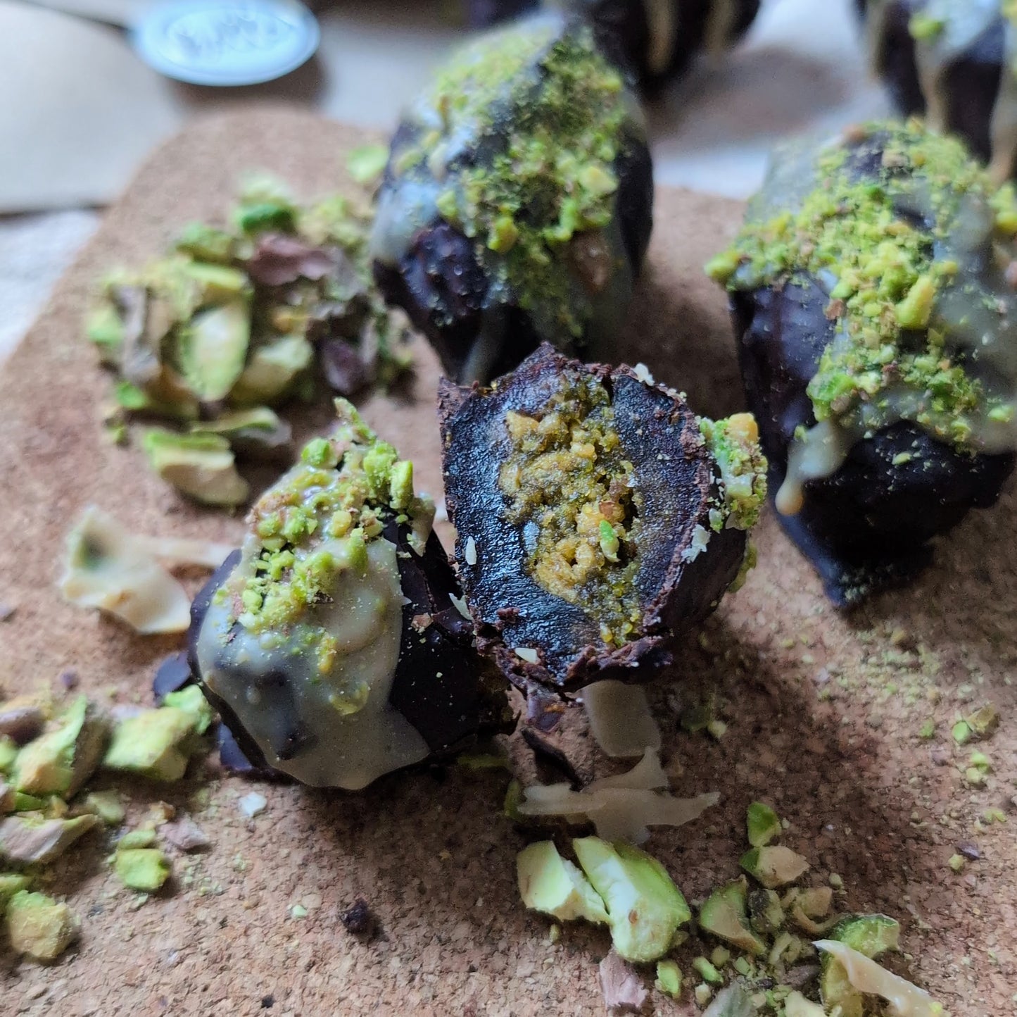 Dubai Chocolate Stuffed Dates Combo Gift Box 02