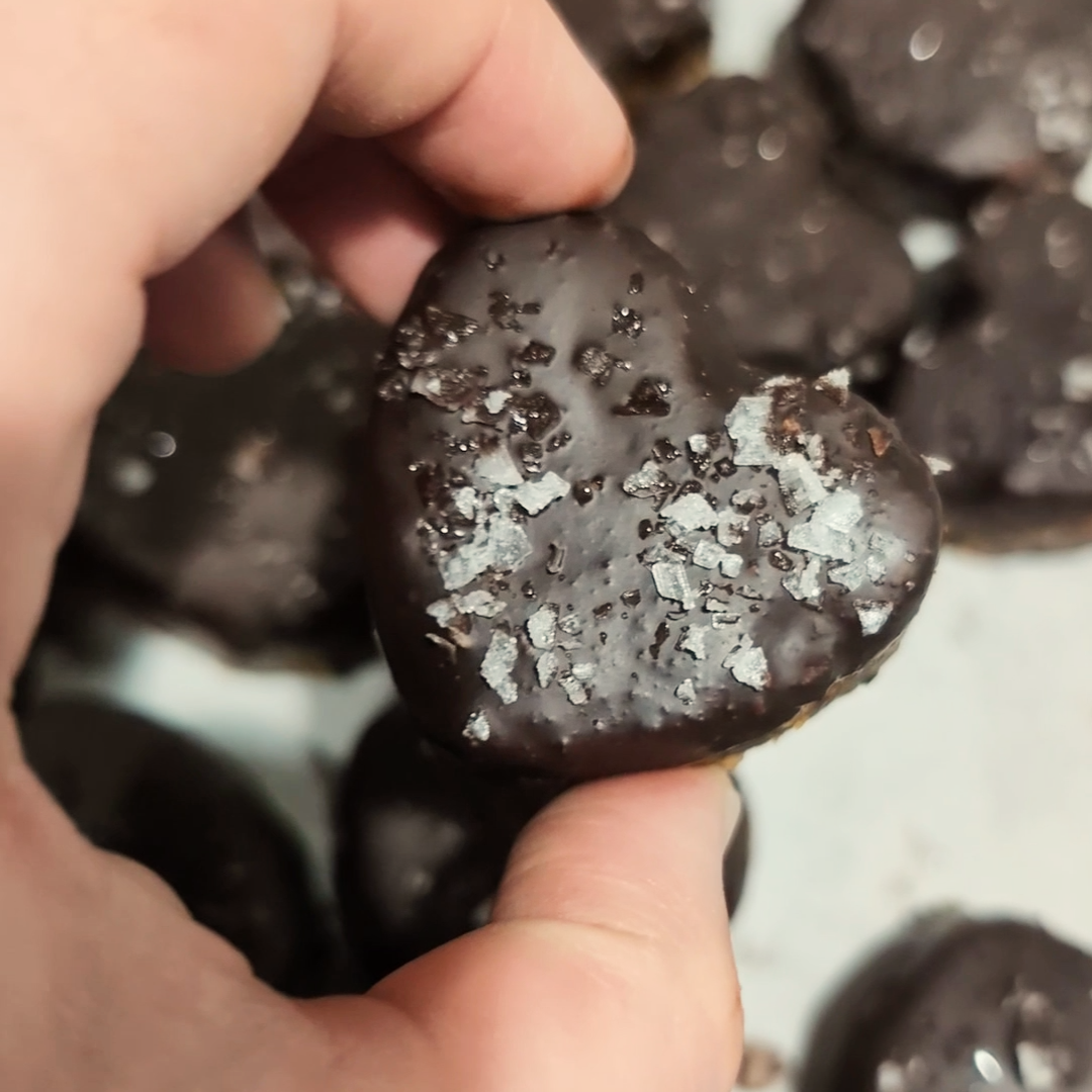 Salted PB Heartie Bites